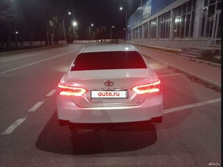 2018 Toyota Camry VIII (XV70), белый, 2700000 рублей, вид 4