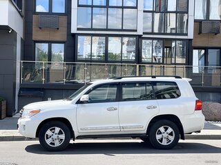 2012 Toyota Land Cruiser 200 Series Рестайлинг 1, белый, 3650907 рублей, вид 5