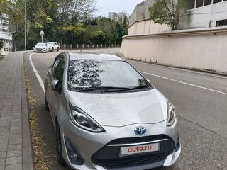 2018 Toyota Aqua I Рестайлинг 2, серебристый, 1200000 рублей, вид 2