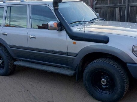 1996 Toyota Land Cruiser 80 Series Рестайлинг, серебристый, 1780000 рублей, вид 2