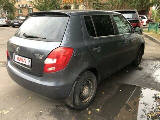 2010 Skoda Fabia II Рестайлинг, серый, 650000 рублей, вид 3