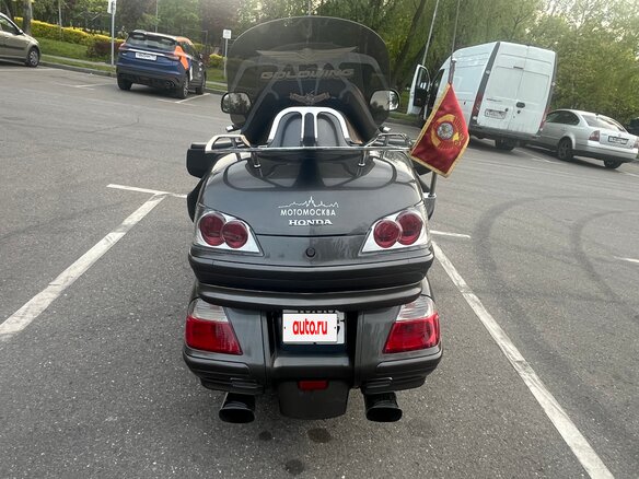 2010 Honda GL 1800 Gold Wing, серый, 950000 рублей - вид 2