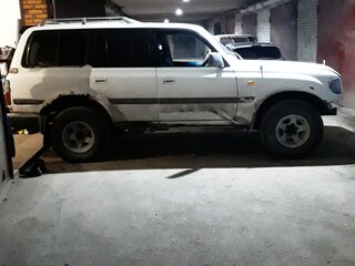 1996 Toyota Land Cruiser 80 Series Рестайлинг, белый, 800000 рублей, вид 2
