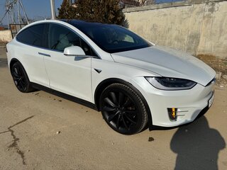 2019 Tesla Model X 100D I, белый, 3900000 рублей, вид 3