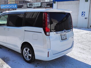 2014 Toyota Noah III (R80), белый, 1950000 рублей, вид 5