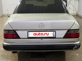 1991 Mercedes-Benz W124 200, золотистый, 250000 рублей, вид 3