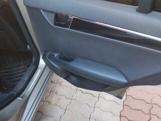 2010 Mercedes-Benz C-Класс 180 BlueEFFICIENCY III (W204), бежевый, 1300000 рублей, вид 5