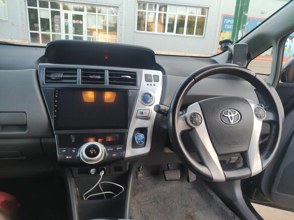 2013 Toyota Prius Alpha I (ZVW40/41), чёрный, 1350000 рублей - вид 2