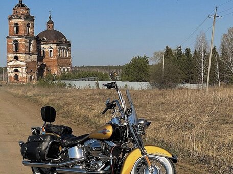 2016 Harley-Davidson Heritage, жёлтый, 1900000 рублей, вид 3