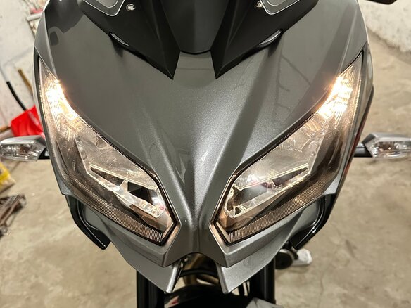 2021 Kawasaki Versys 650, серебристый, 850000 рублей - вид 6