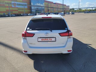 2017 Toyota Corolla Fielder XI (E160, E170, E180) Рестайлинг 1, белый, 1300000 рублей, вид 3