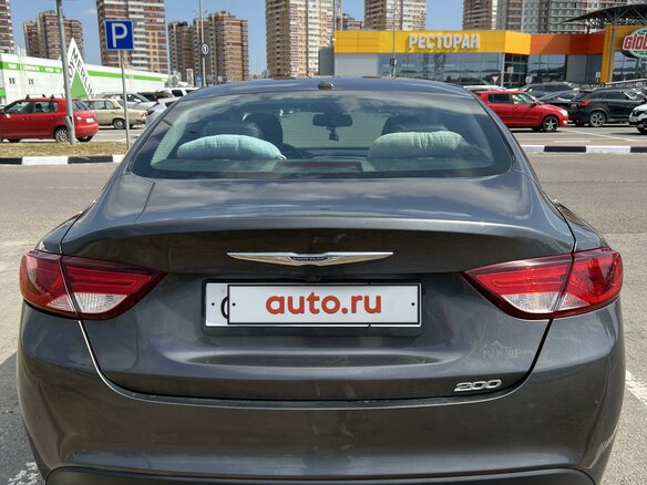 2014 Chrysler 200 II, серый, 1790000 рублей - вид 9
