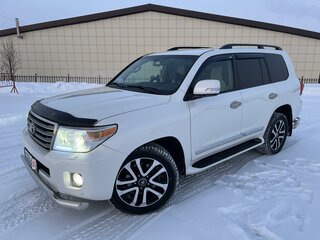 2013 Toyota Land Cruiser 200 Series Рестайлинг 1, белый, 5400000 рублей, вид 3