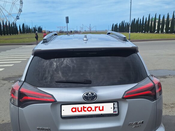 2018 Toyota RAV4 IV (XA40) Рестайлинг, серебристый, 2450000 рублей - вид 5