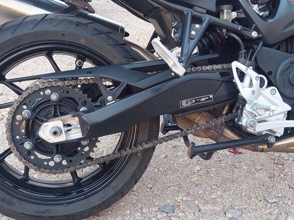 2017 BMW F 800 R, красный, 800000 рублей - вид 17