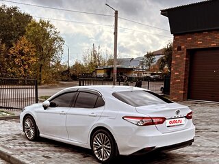 2021 Toyota Camry VIII (XV70) Рестайлинг, белый, 3850000 рублей, вид 1