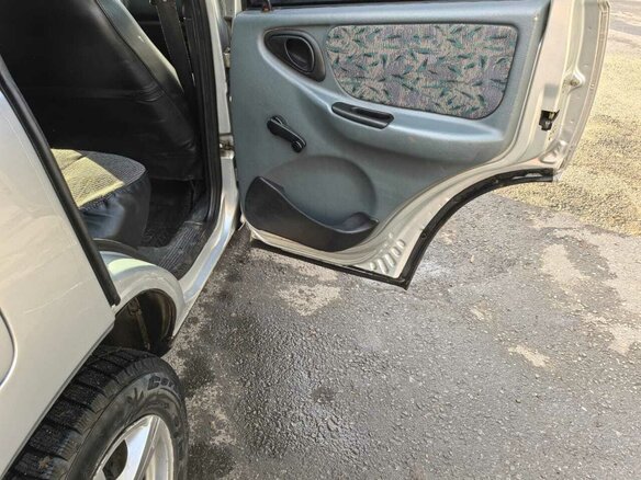 2003 Chevrolet Niva I, серебристый, 280000 рублей - вид 11