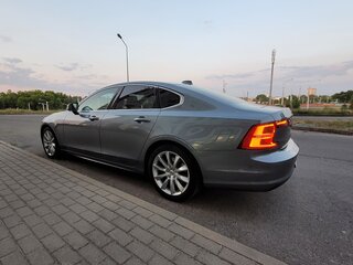 2019 Volvo S90 II, серебристый, 2381426 рублей, вид 2
