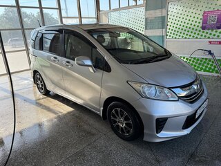2014 Honda Freed I Рестайлинг, серебристый, 1100000 рублей, вид 2