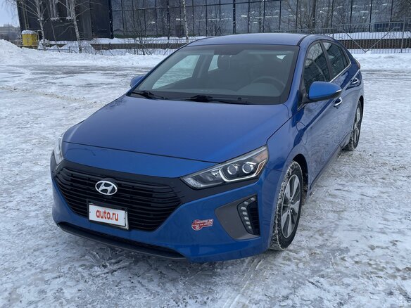 2018 Hyundai IONIQ Plug-in, синий, 1850000 рублей - вид 5