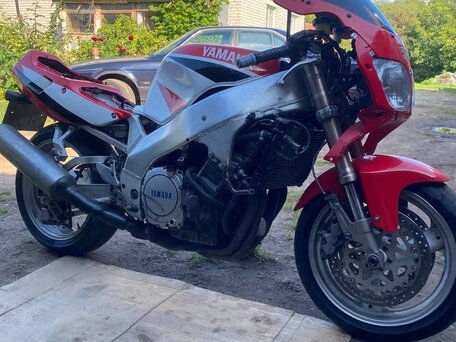 1997 Yamaha YZF750, красный, 100000 рублей, вид 1
