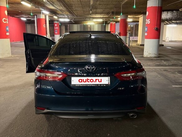 2018 Toyota Camry US Market VIII (XV70), зелёный, 2800000 рублей - вид 2