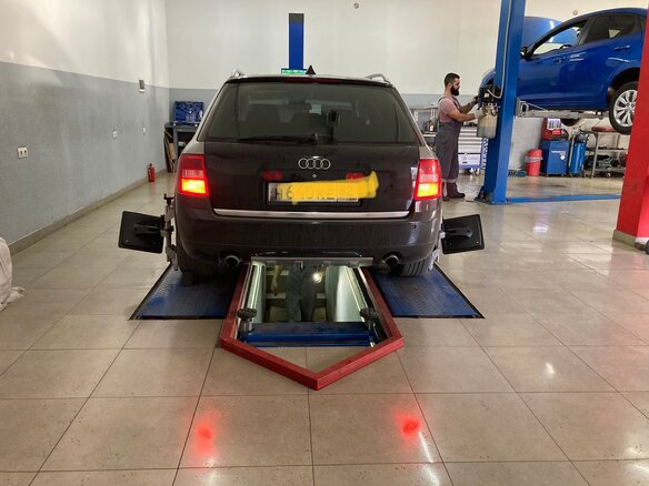 2002 Audi A6 allroad I (C5), серый, 850000 рублей - вид 3