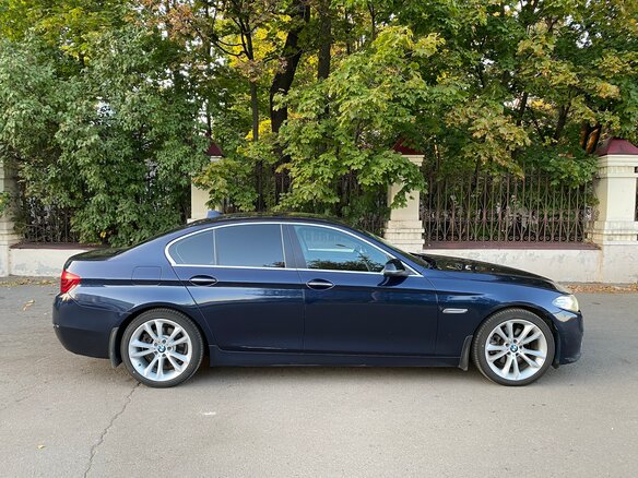 2013 BMW 5 серии 528i xDrive VI (F10/F11/F07) Рестайлинг, синий - вид 3