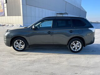 2014 Mitsubishi Outlander III, серый, 1945000 рублей, вид 4