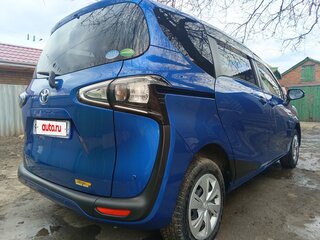 2019 Toyota Sienta II Рестайлинг, синий, 1640000 рублей, вид 3