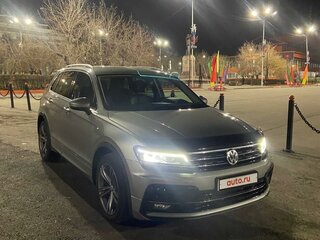 2020 Volkswagen Tiguan II, серый, 2650000 рублей, вид 1