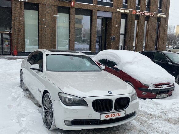 2009 BMW 7 серии 740i V (F01/F02/F04), белый, 1850000 рублей - вид 3