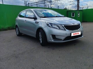 2014 Kia Rio III, серебристый, 620000 рублей, вид 4