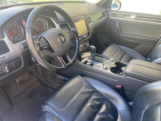 2016 Volkswagen Touareg II Рестайлинг, чёрный, 3800000 рублей, вид 5