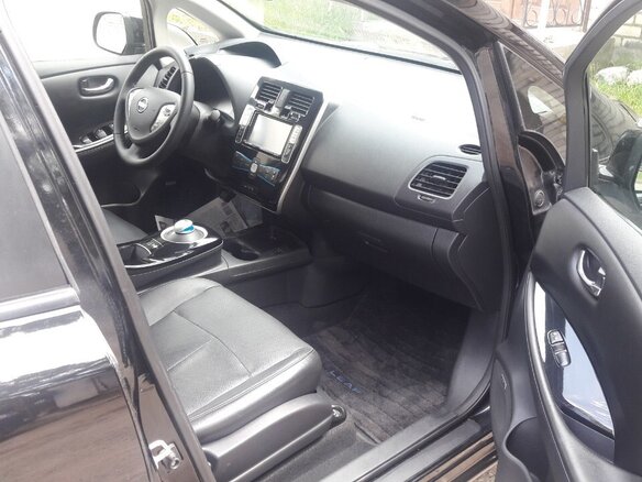 2014 Nissan Leaf (EM57) I (ZE0/AZE0), чёрный, 1490000 рублей - вид 11