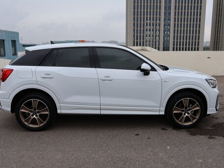 2022 Audi Q2 L 35 TFSI I Рестайлинг, белый, 2316000 рублей, вид 4