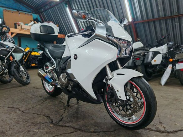 2012 Honda VFR 1200, белый, 860000 рублей