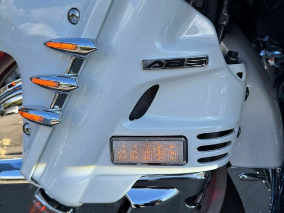 2013 Honda GL 1800 Gold Wing, белый, 2200000 рублей - вид 26
