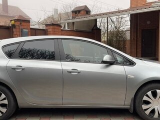 2010 Opel Astra J, серый, 755000 рублей, вид 4
