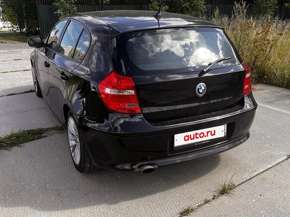 2011 BMW 1 серии 116i I (E81/E82/E87/E88) Рестайлинг, чёрный, 990000 рублей - вид 2