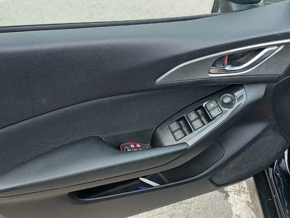 2016 Mazda 3 III (BM), чёрный, 1400000 рублей - вид 14