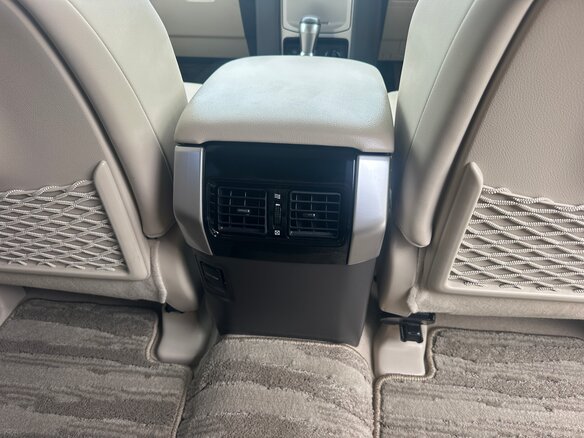 2021 Toyota Land Cruiser Prado 150 Series Рестайлинг 3, белый, 5700000 рублей - вид 25