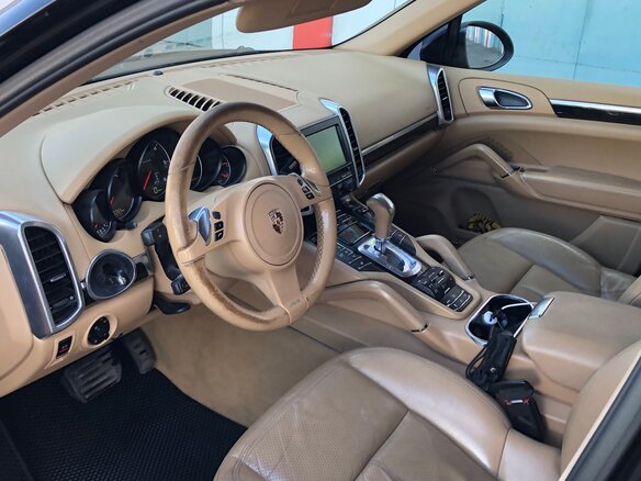 2010 Porsche Cayenne Diesel II (958), чёрный, 1640000 рублей - вид 10