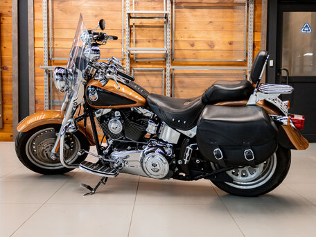 2008 Harley-Davidson Fat Boy, золотистый, 1300000 рублей, вид 2