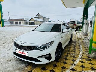 2019 Kia Optima IV Рестайлинг, белый, 1599999 рублей, вид 1