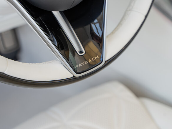 2025 Mercedes-Benz Maybach SL, красный - вид 22