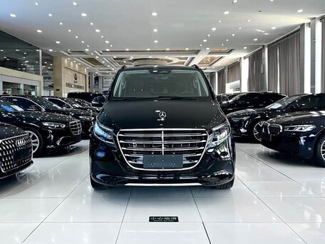 2024 Mercedes-Benz V-Класс Extra Long 300 экстра длинный III (W447) Рестайлинг 2, чёрный, 7770000 рублей, вид 1
