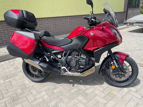 2024 Honda NT1100, красный, 1599000 рублей, вид 3