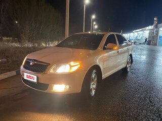 2011 Skoda Octavia DSG7 II (A5) Рестайлинг, белый, 800000 рублей, вид 1