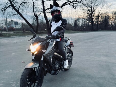 2019 Bajaj Pulsar NS 200, чёрный, 180000 рублей, вид 2